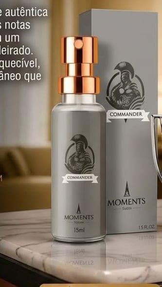 Frasco e caixa do perfume de bolso Comander da Moments Paris, fragrância amadeirado e aquático.